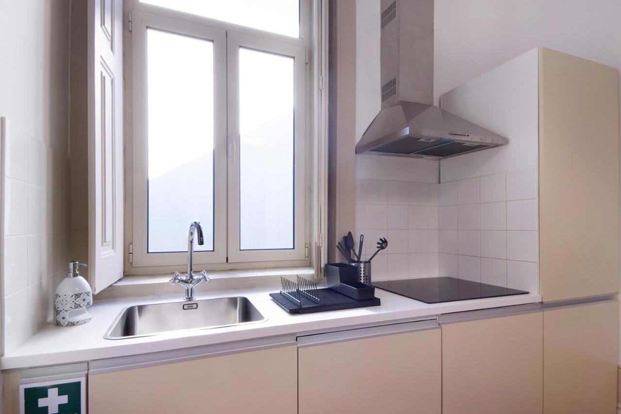 Crooked Floor House - 1st Floor Apartment *