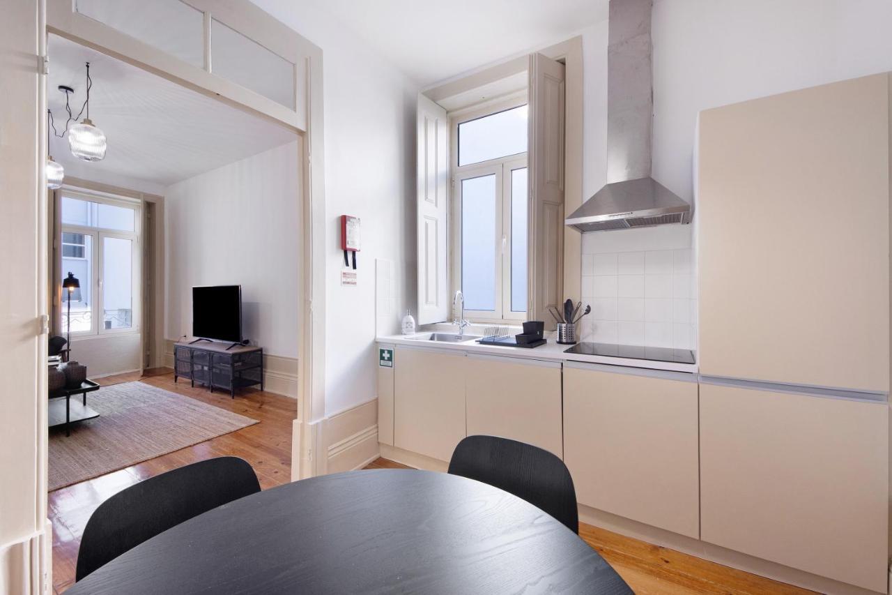 Crooked Floor House - 1st Floor Porto